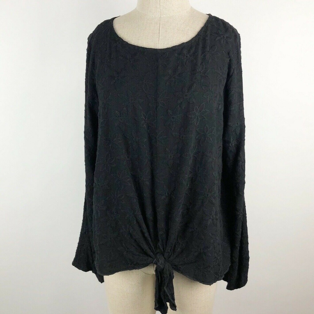 Noa Elle Black Floral Knot Front Split Sleeve Top
